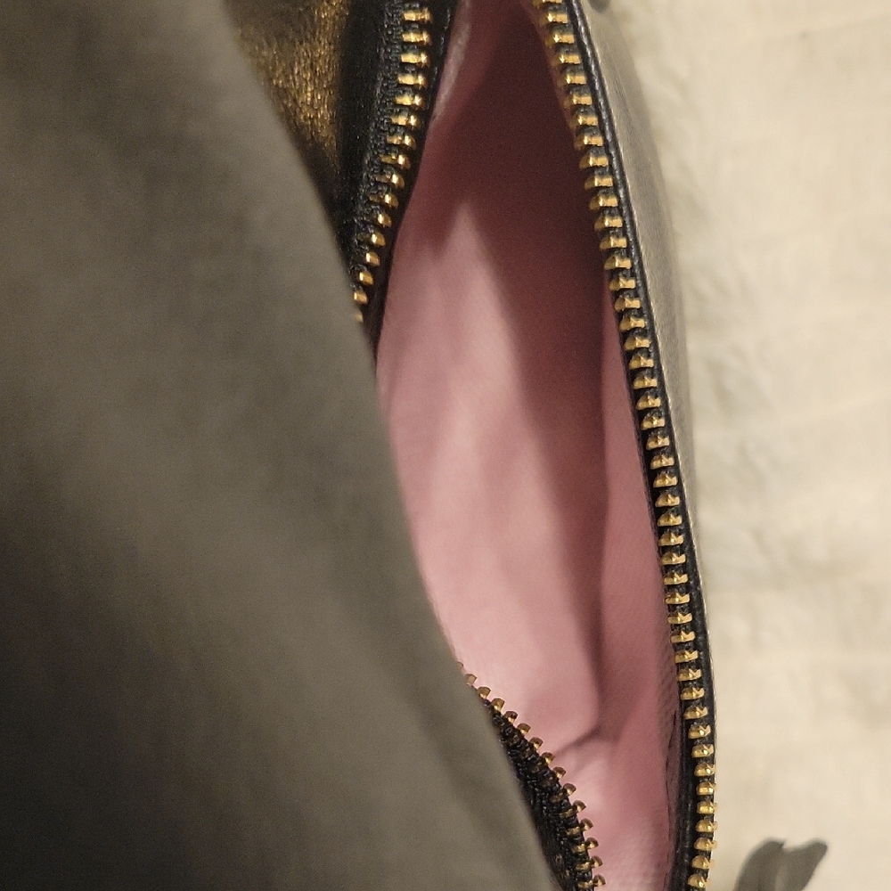 Dooney & Bourke Black Leather Bag with Slouchy Design - Hobo Bag - Picture 10 of 16
